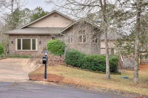 305 Golf Ct, Mc Cormick, SC 29835-3220