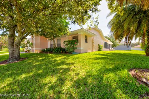 5515 Bent Oak Dr, Titusville, FL 32780-7052