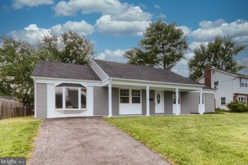 37 Needlepoint Ln, Willingboro NJ  08046-1918 exterior