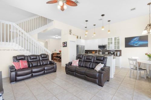 13119 29th St, Hollywood, FL 33027-3837