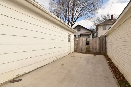 445 75th St, Milwaukee WI  53213-3521 exterior