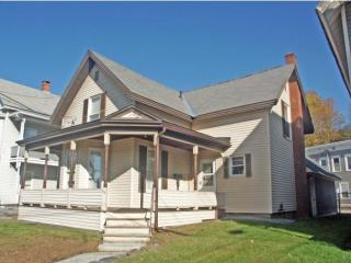 93 Summer St, Barre, VT 05641-3718