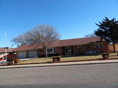 304 Centre St, Summerfield, TX 79045-2722