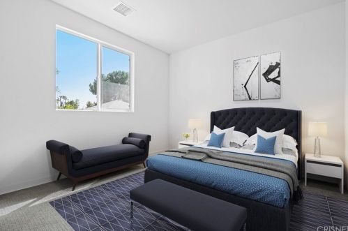 17316 Lemay St, Van Nuys CA 91406-5400 exterior