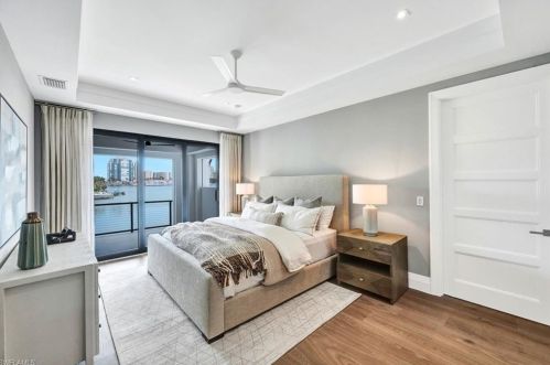 3401 Crayton Rd, Naples FL 34103-3515 exterior