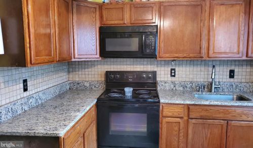 14785 Tamarack Pl, Woodbridge, VA 22191-3135