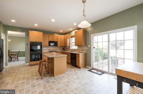 5027 Woodgate Ln, Collegeville PA  19426-3365 exterior