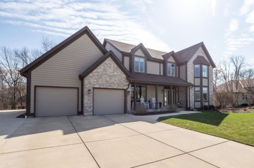 4494 121, Milwaukee WI 53228-4409 exterior