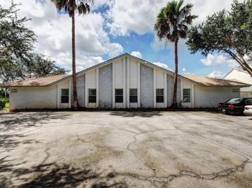 13964 Folkestone Cir, West Palm Beach, FL 33414-7799