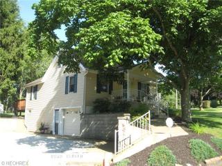 4612 Yoder Ave, Canton, OH 44706-4475