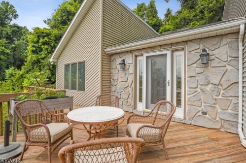 542 River Rd, Chatham Township, NJ 07928-1259