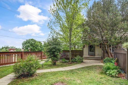 4990 Grenwich Trl, Saint Paul, MN 55128-2028