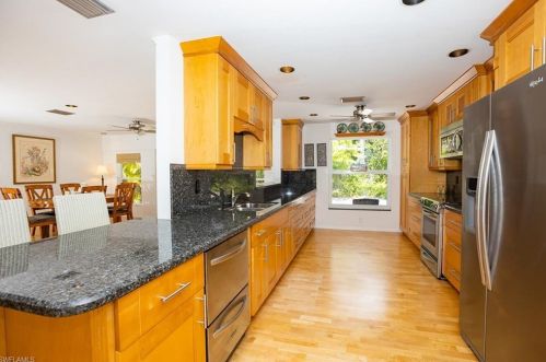 1371 Tahiti Dr, Sanibel FL  33957-2613 exterior