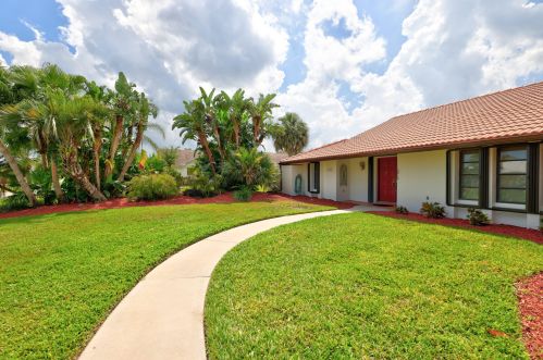 2914 Aba St, Fort Pierce, FL 34952-5851