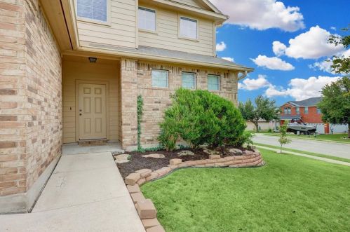 110 Picadilly Dr, Uhland, TX 78640-6019