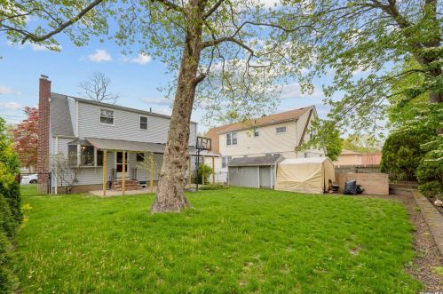 12 Covington St, Huntington Station NY  11746-8406 exterior