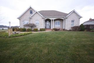 5097 Village Dr, Leesburg, IN 46538-8882