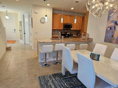 7914 Bristol Cir, Naples FL  34120 exterior