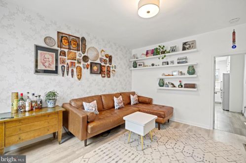 643 20th St, Washington, DC 20002-4717