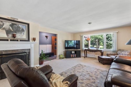 6 Woods Pl, Fond Du Lac, WI 54935-3504