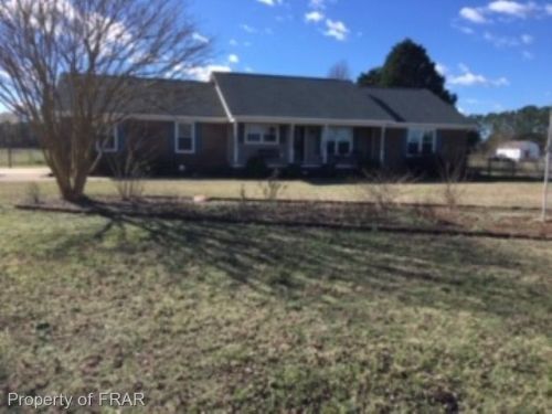 2769 Hayfield Rd, Wade, NC 28395-8701