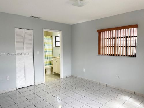 2666 72nd St, Hialeah FL  33016-5419 exterior