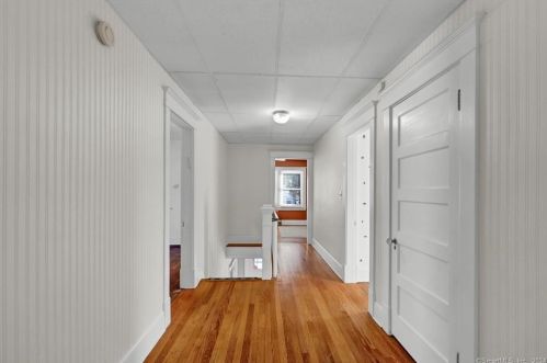 10 Goldberg Ave, Norwich CT  06360-4314 exterior