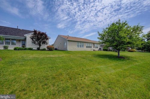 24 Chamber Ln, Columbus NJ  08022-2313 exterior