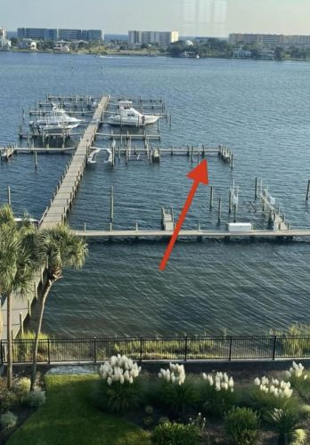 200 Miracle Strip Pkwy, Fort Walton Beach FL  32548-6617 exterior