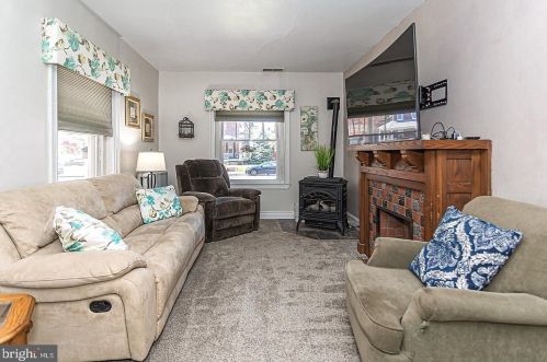 617 Derstine Ave, Lansdale PA 19446-3342 exterior