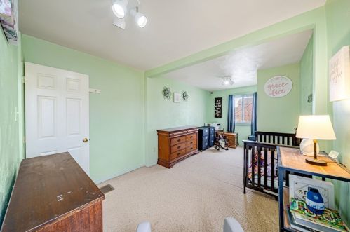 2703 Kansas St, Mckeesport PA  15132-7841 exterior