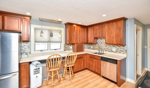 291 St, Dedham MA 02026-2044 exterior