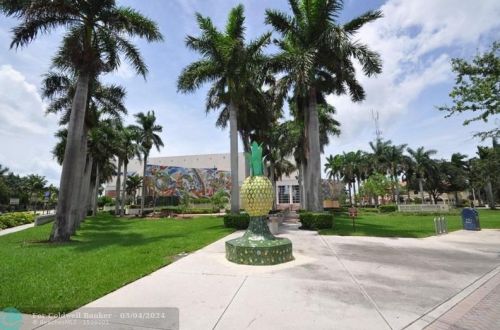 320 4 Ave, Delray Beach FL  33444-2717 exterior
