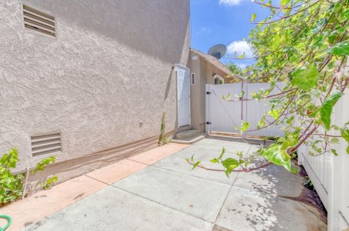 195 Madrona St, Chula Vista CA 91910-2917 exterior