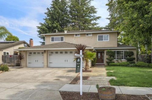 746 9th St, Gilroy, CA 95020-6325