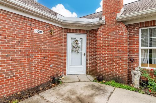628 Hampton Woods Dr, Marion, OH 43302-6496