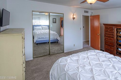 2261 Rainbow Vis Dr, Tucson AZ 85712-2914 exterior