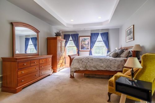 89 Berkshire Rd, Sandy Hook CT 06482-1425 exterior