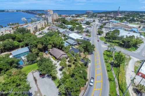 214 Forrest Ave, Cocoa FL 32922-7517 exterior