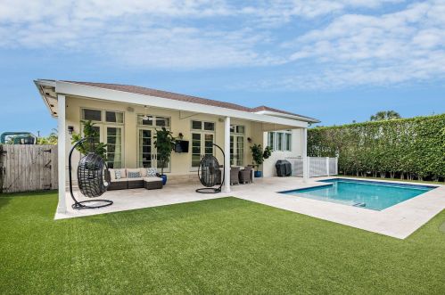 231 Bloomfield Dr, West Palm Beach, FL 33405-4171