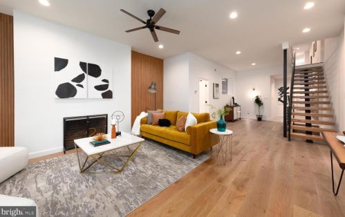 2037 Locust St, Philadelphia PA  19103-5613 exterior