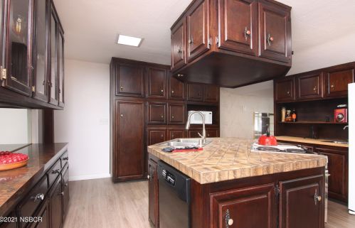 340 Wilshire Ln, Santa Maria CA  93455-2050 exterior