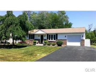 15 Alpine Dr, Easton, PA 18045-1901