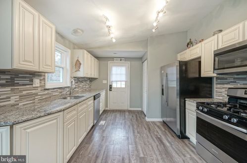 4239 Stanley Ter, Newfield, NJ 08344-9038