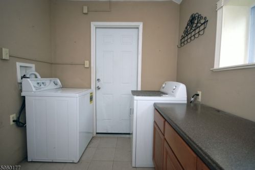 35 Old Smalleytown Rd, Warren NJ  07059-5438 exterior