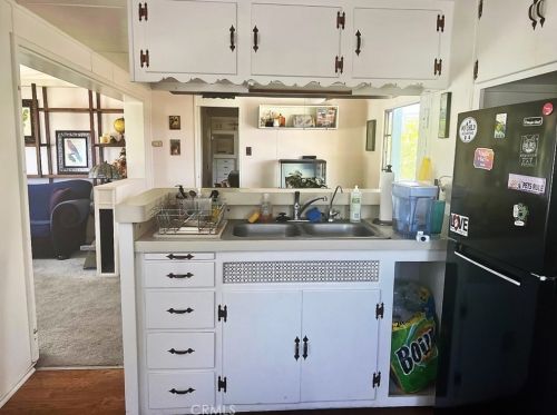 56 Saratoga, Newport Beach CA  92660-6148 exterior