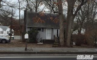 250 Wheeler Rd, Hauppauge NY  11788-4316 exterior