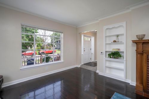 519 Paint St, Washington Ch, OH 43160-1417