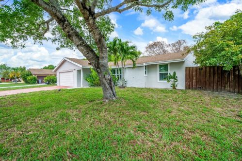 4946 Marbella Rd, West Palm Beach, FL 33417-1155