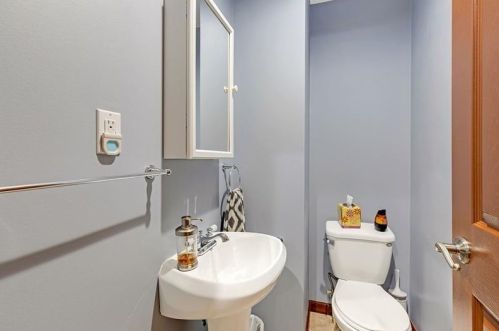 264 Lindsay Rd, Zelienople PA  16063-3210 exterior